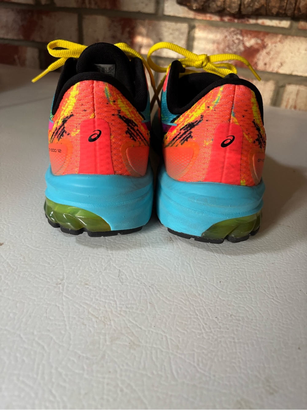 ASICS - Picture 3 of 5